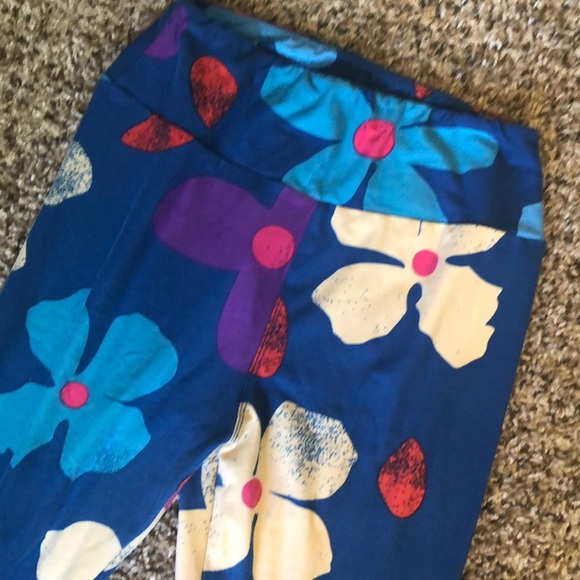 Lularoe Flower Leggings - Picture 2 of 2